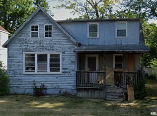 763 E Chestnut St, Canton, IL 61520