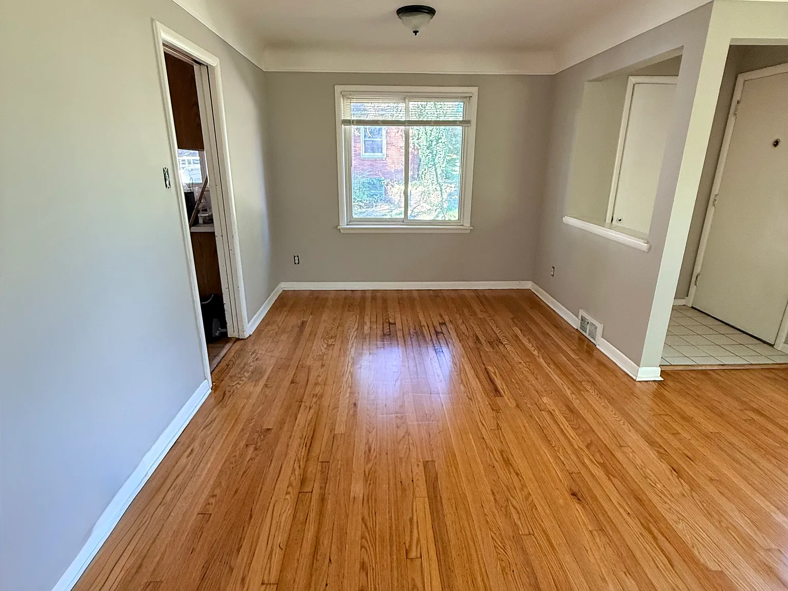 3 bed, 1500 sqft, $2,000 — Photo 3