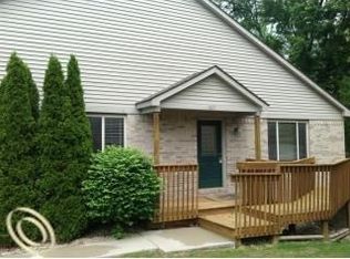 1071 Old Leake Ct #1, Holly, MI 48442