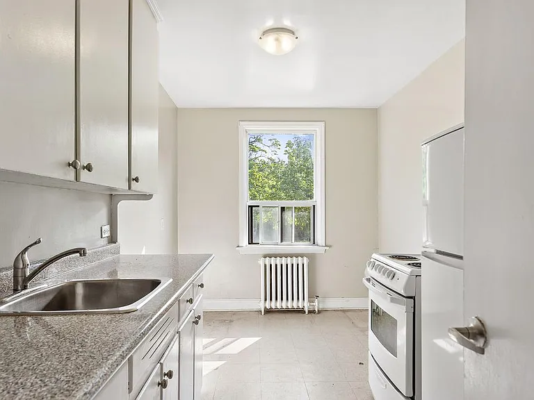 19 Engelhart Cres #64-68 — Photo 10