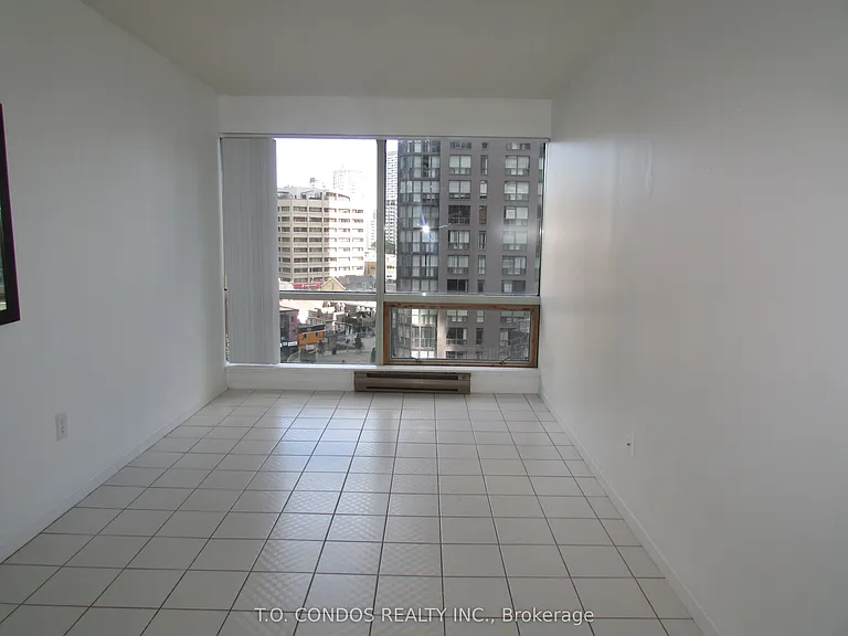 1001 Bay St #809 — Photo 8