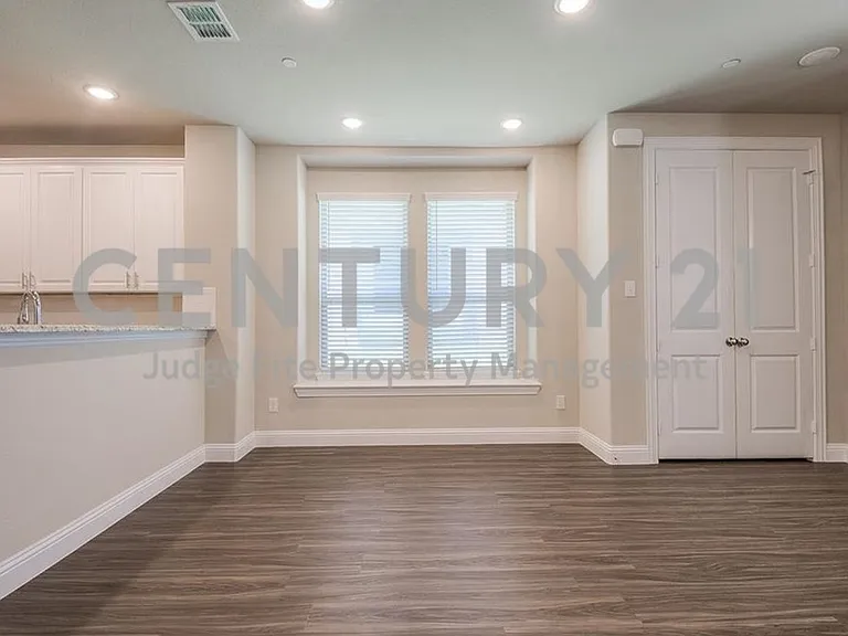 4720 Piedras Lanzar Dr — Photo 5