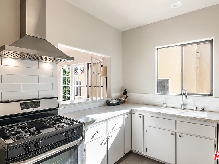 751 N Croft Ave #1/2 — Photo 8