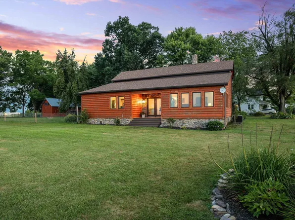 43 Virginia Mills Rd, Weyers Cave, VA 24486