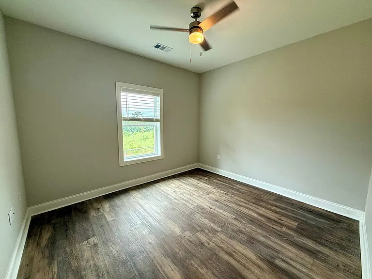 330 Orion St — Photo 8