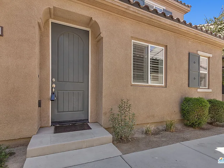607 Calle Vibrante — Photo 1