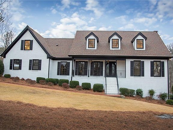 2nd image of 1505 Old Fountain Rd