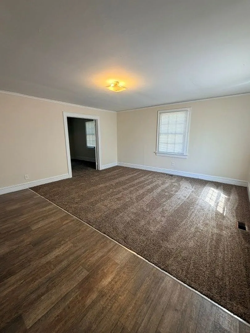 224 Sloan Avenue — Photo 2