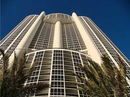 18201 Collins Ave #3505