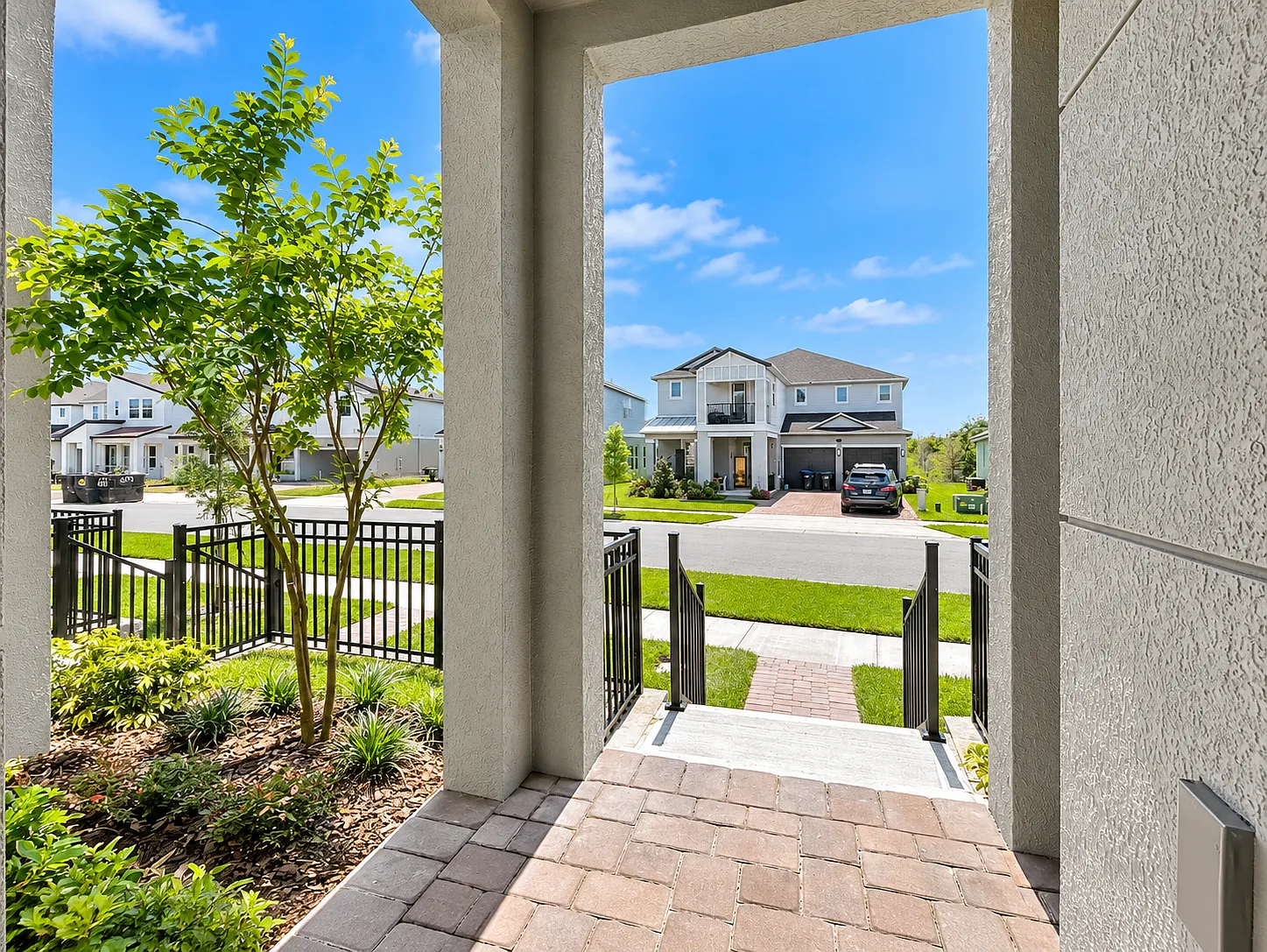 4 bed, 3.5 bath, 2303 sqft, $3,700 — Photo 2
