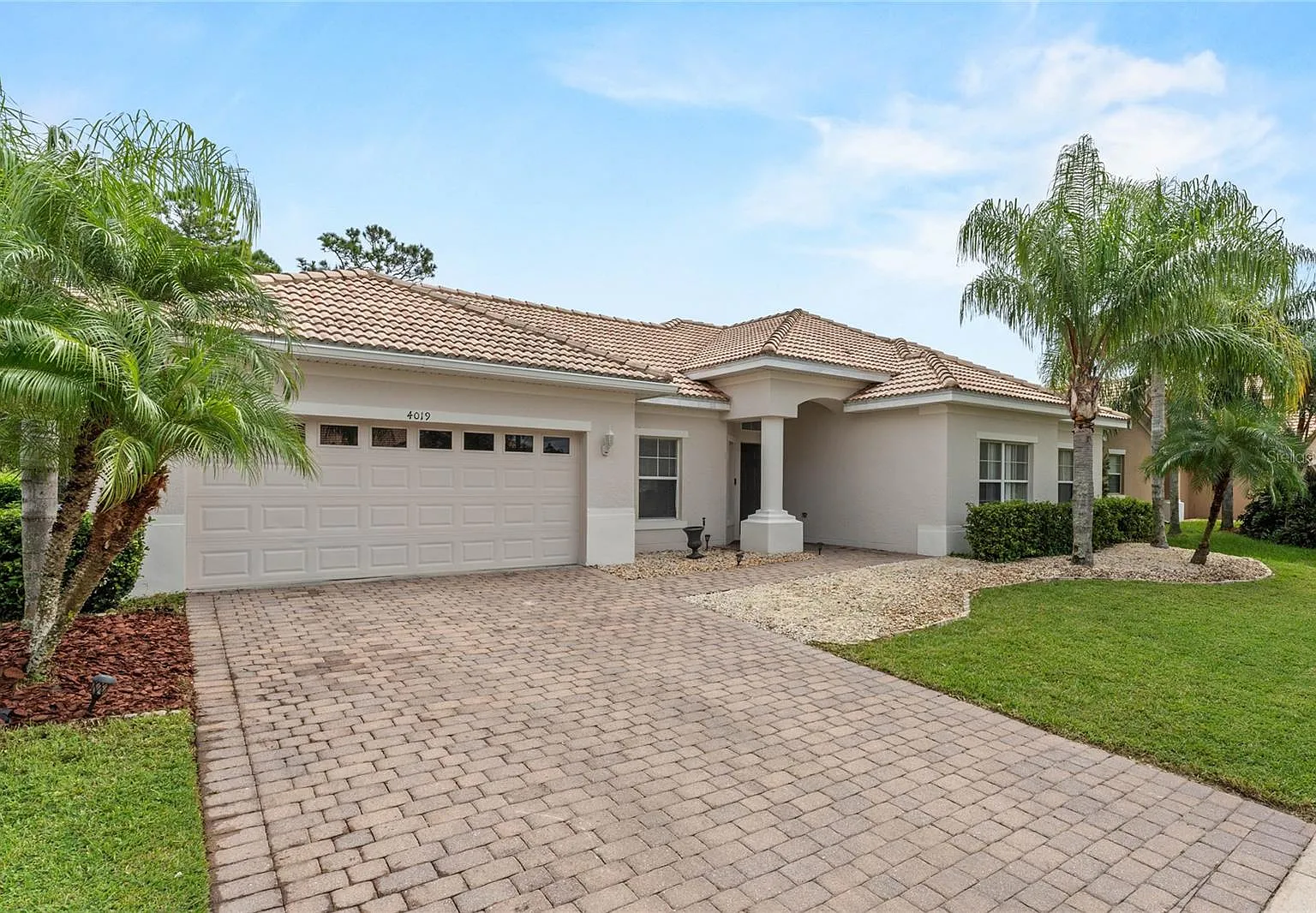 3 bed, 1517 sqft, $2,400 — Photo 2