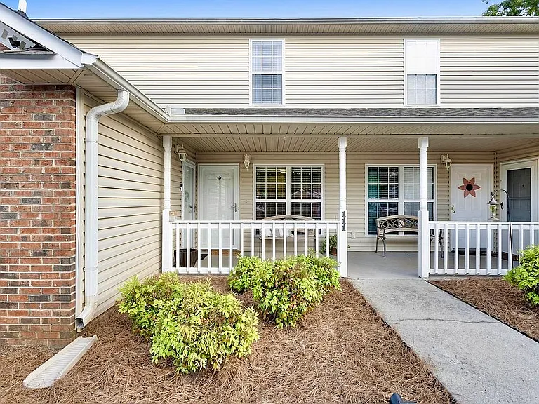 111 Reef Ct #B — Photo 1