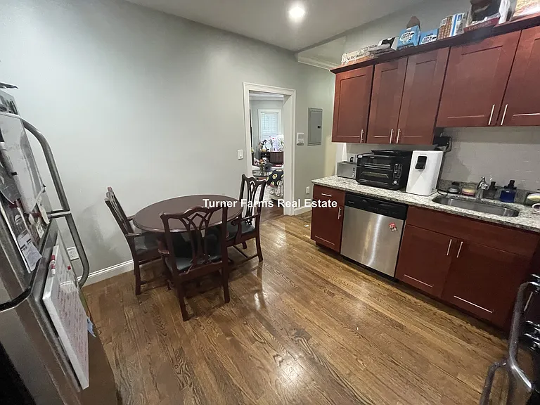 47 Beech Glen St #1A — Photo 4