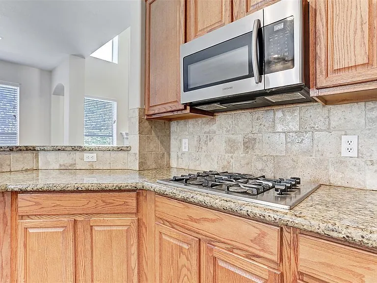 8607 Saratoga Dr — Photo 10
