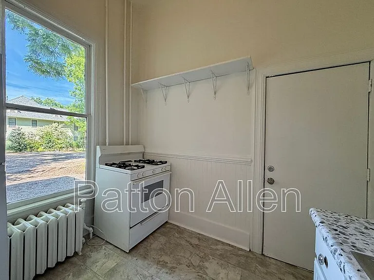 33 Starnes Ave #4 — Photo 11