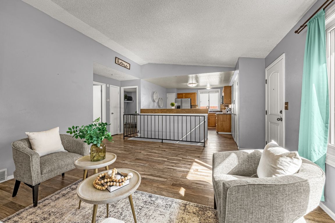 next background image