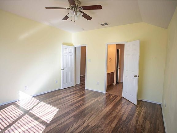 3rd image of 13225 Evergreen Dr