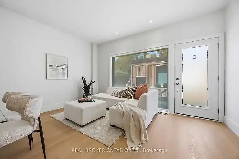102 Boultbee Ave #1A — Photo 5