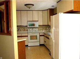 8 Oak Ter, Palmyra, VA 22963