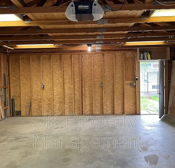 2217 1st Ave S — Photo 8