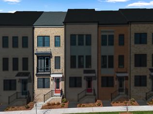 2688 River Birch Rd, Herndon, VA 20171