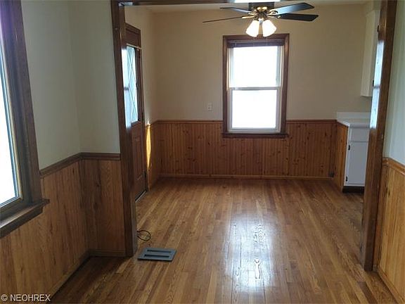 4th image of 1657 Gilbert Dr