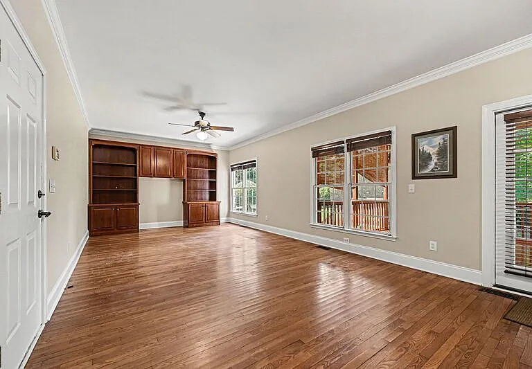 10403 Persimmon Creek Dr — Photo 5