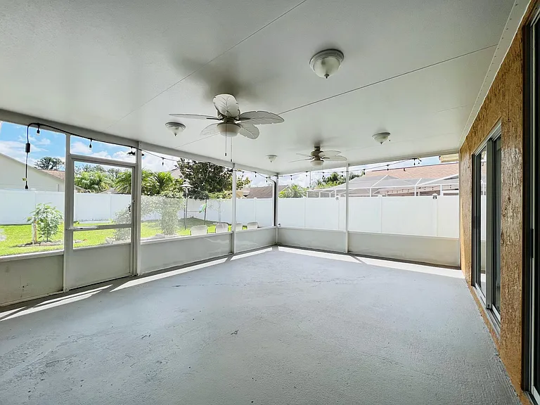 3909 Yellow Finch Ln — Photo 21