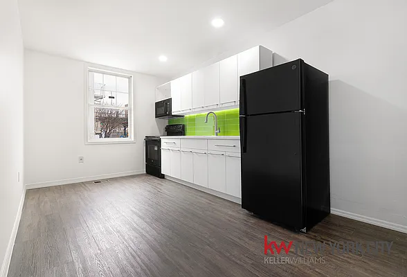 Rented by Keller Williams NYC | media 16