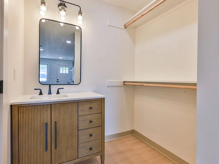 551 Elm St #2 — Photo 5