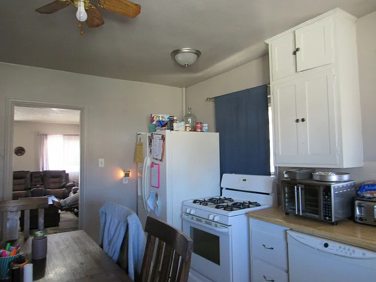 226 N Lennox St — Photo 8