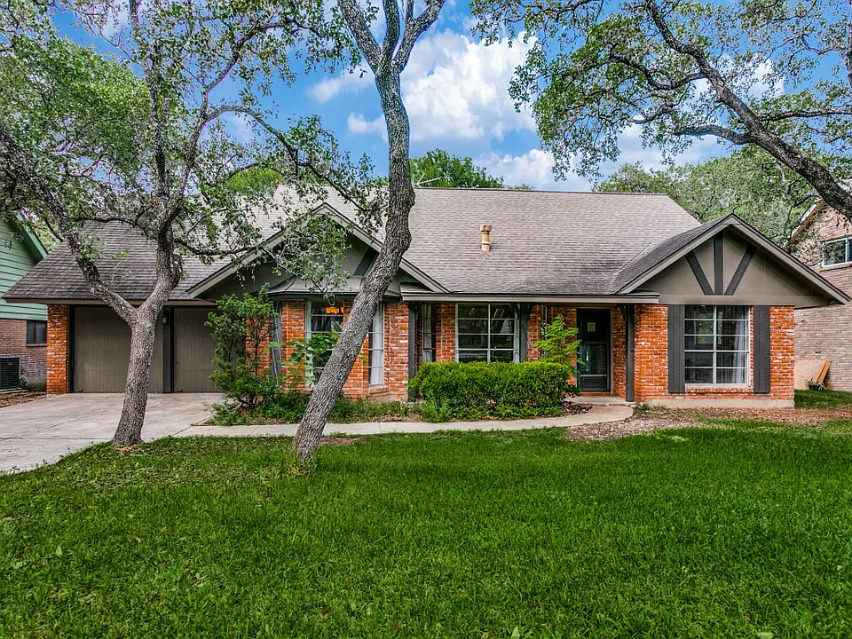 3551 Red Oak Ln