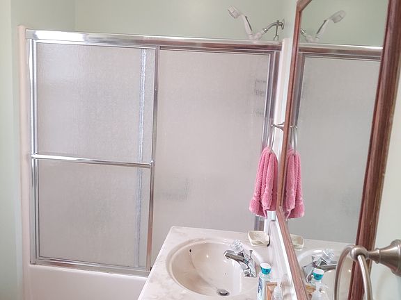 4th image of 1015 Brookpoint Dr