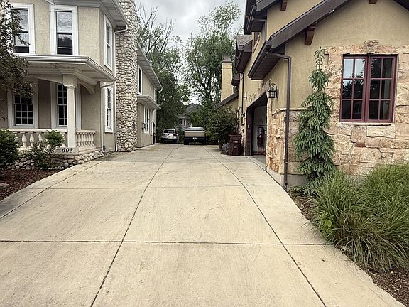 2nd image of 606 E Holly Haven Cir