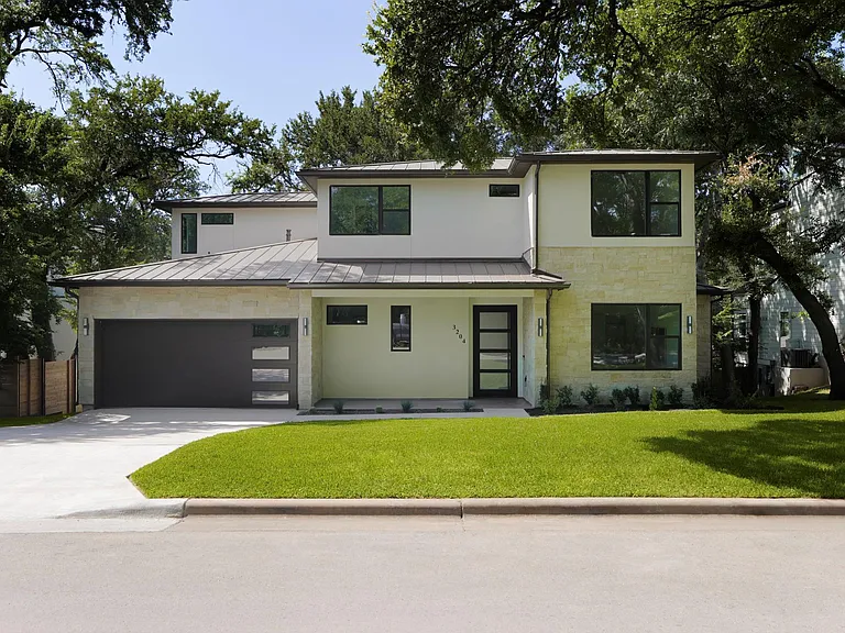 3204 Westhill Dr — Photo 2