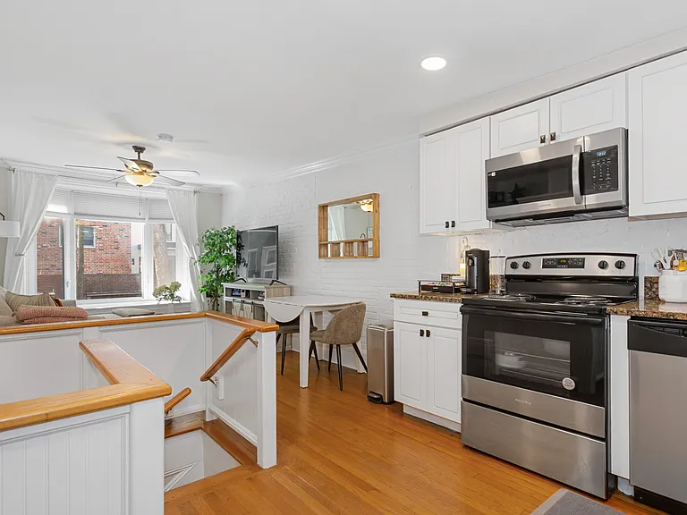 1030 Willow Ave #2 — Photo 11