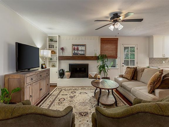 3rd image of 5008 Stacey Ave
