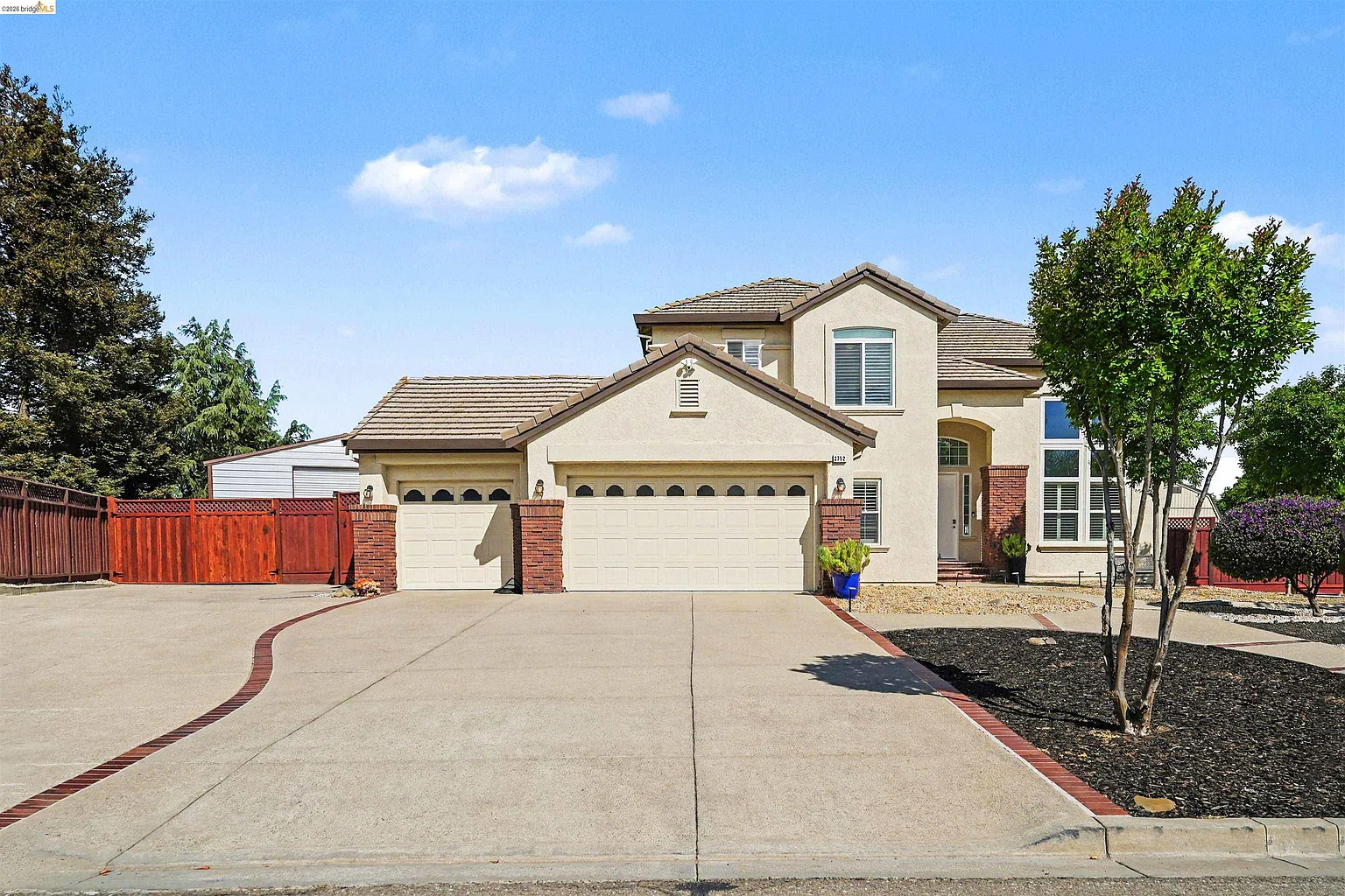 2752 Placer Dr photo 1