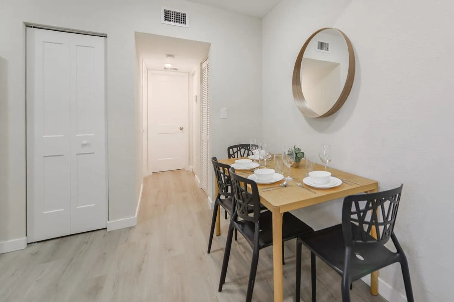 1 bed, 1.0 bath, 635 sqft, $2,057 — Photo 4