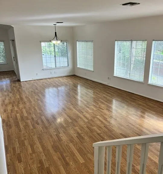 2561 Mayfield Ave — Photo 16
