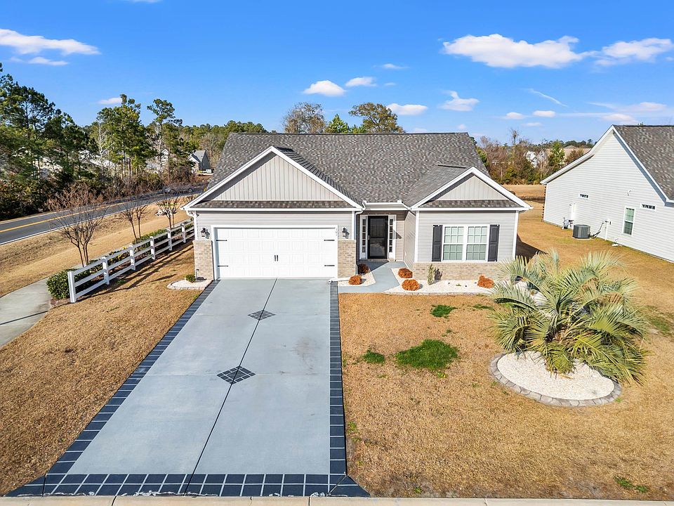 1st image of 101 Palm Terrace Loop