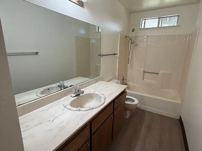 1635 E Eastbrook Ave — Photo 11