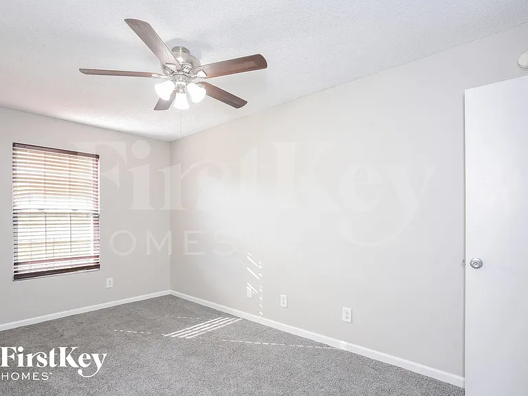 10913 Miller Dr — Photo 11