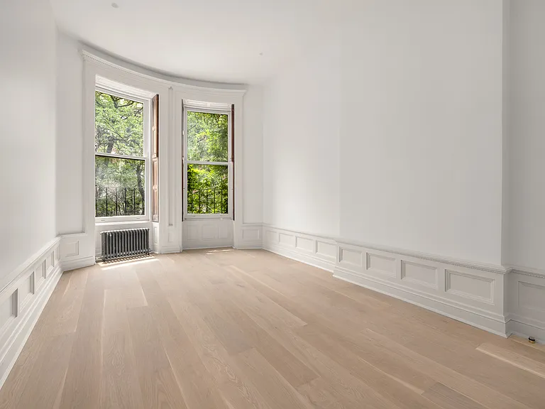 33 W 74th St #1 — Photo 17