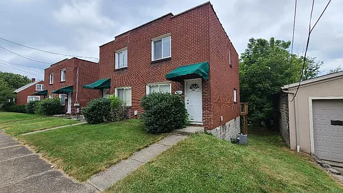 330 E Pike St Photo 1