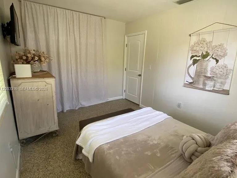 9840 SW 165th Ter — Photo 9