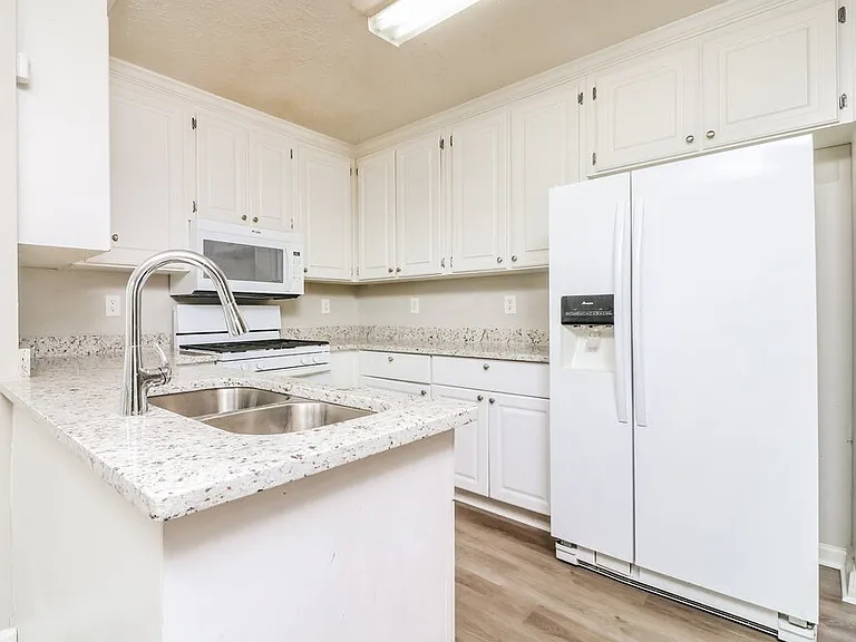 2446 Letha Ln SW — Photo 12