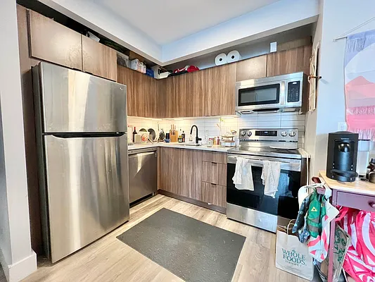 Rented by ERNY LLC | media 8