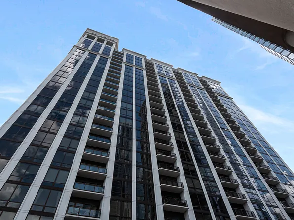 233 E 13th St APT 1001, Chicago, IL 60605