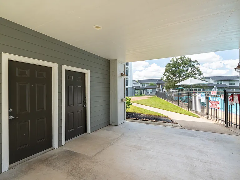 Regency Gardens — Photo 35